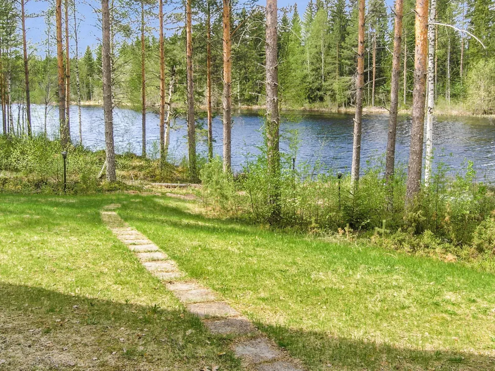 Yläneuvola lanssi-Outside