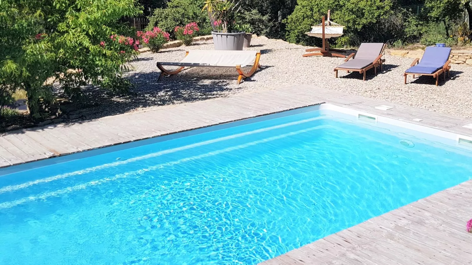 La petite Pinede-Schwimmbad