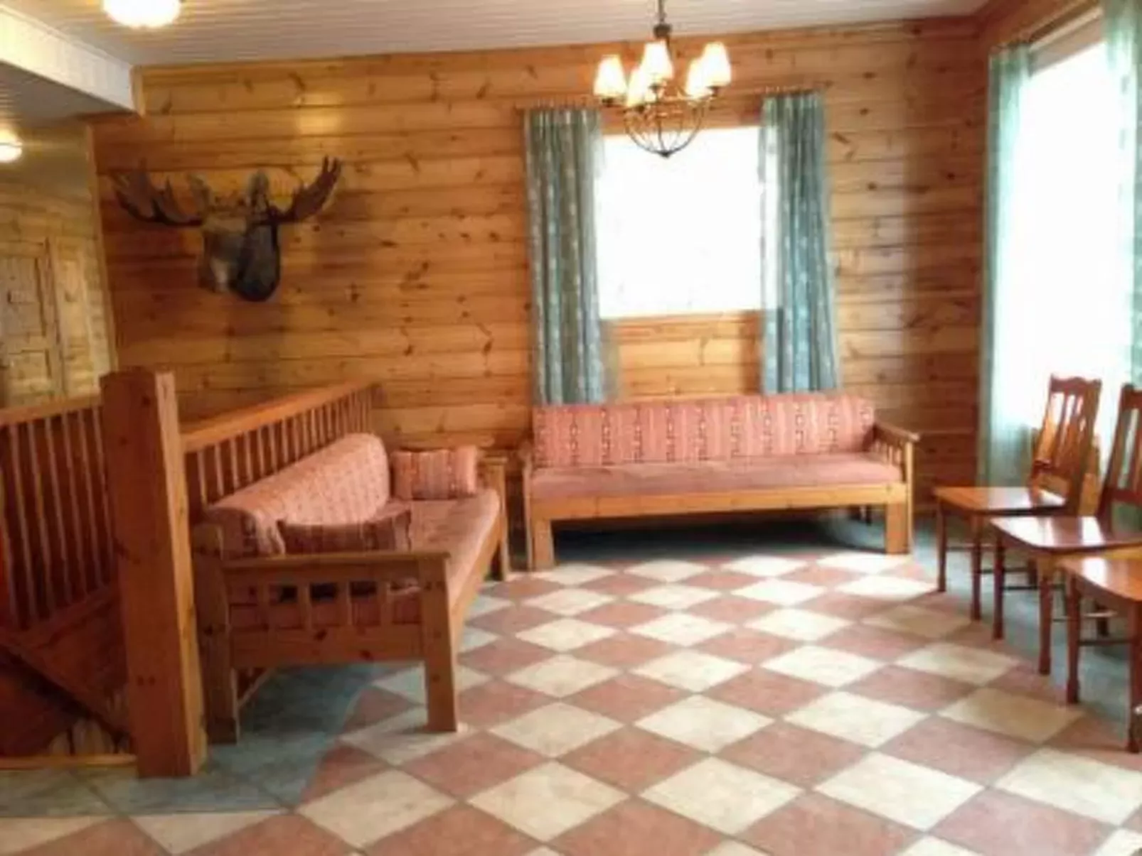 Hiiden kämppäkartano-Inside