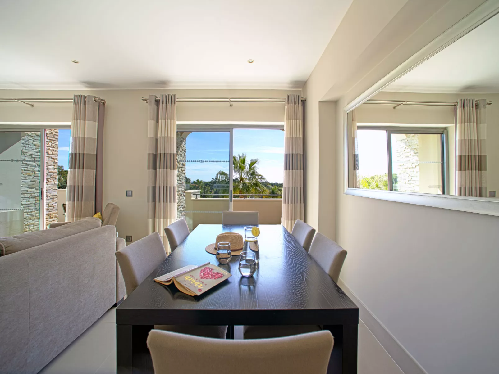 Pine Hills Cristal-Inside