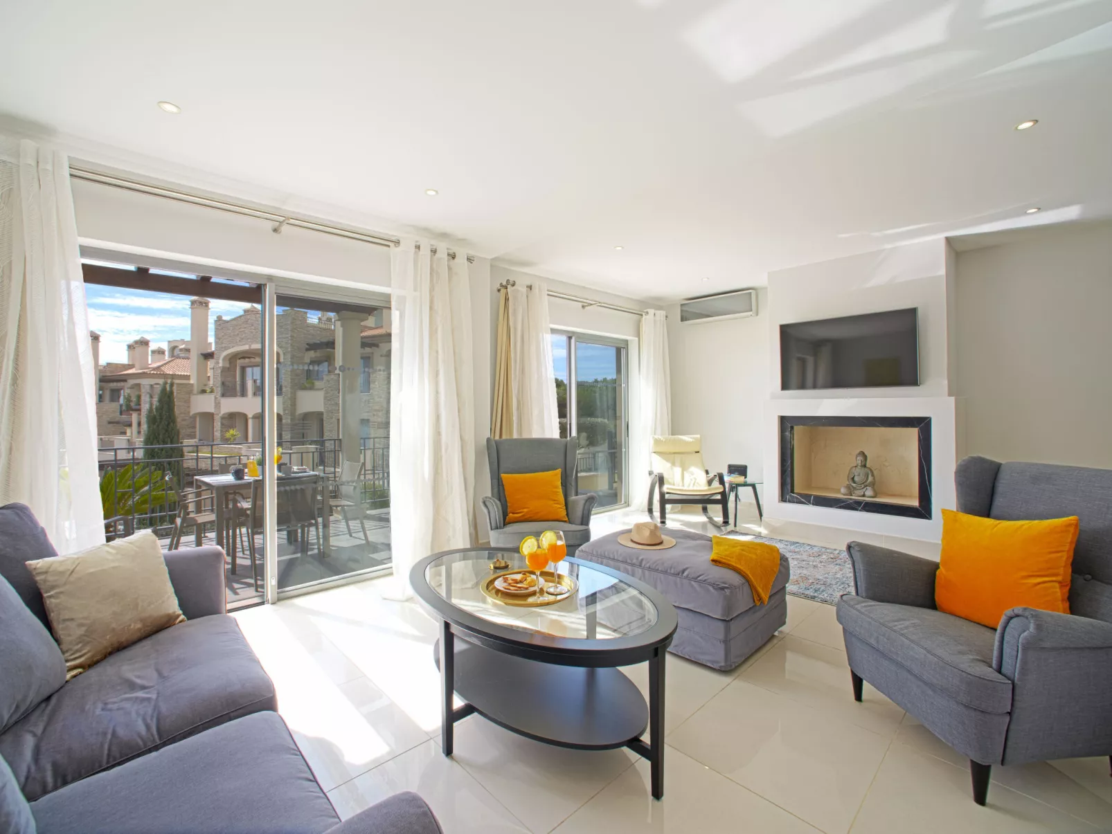 Pine Hills Ambar-Inside