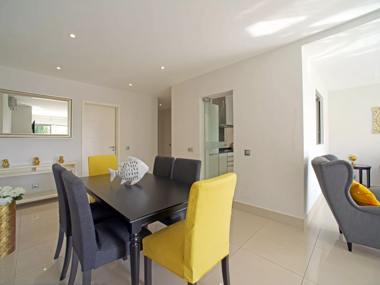 Pine Hills Ambar-Inside
