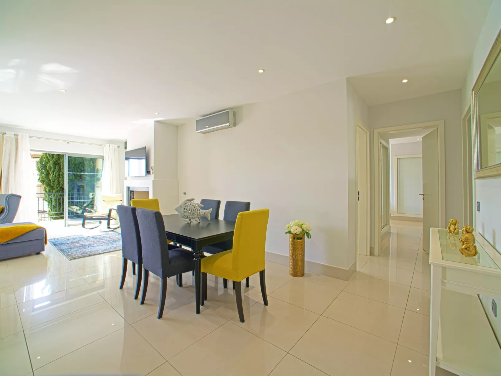 Pine Hills Ambar-Inside