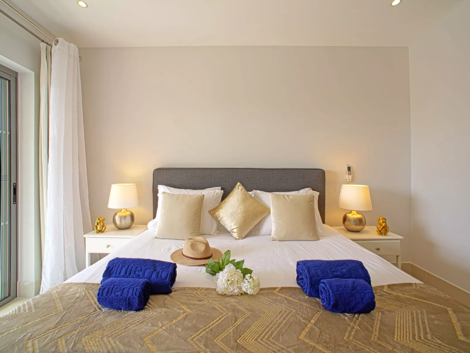 Pine Hills Ambar-Inside