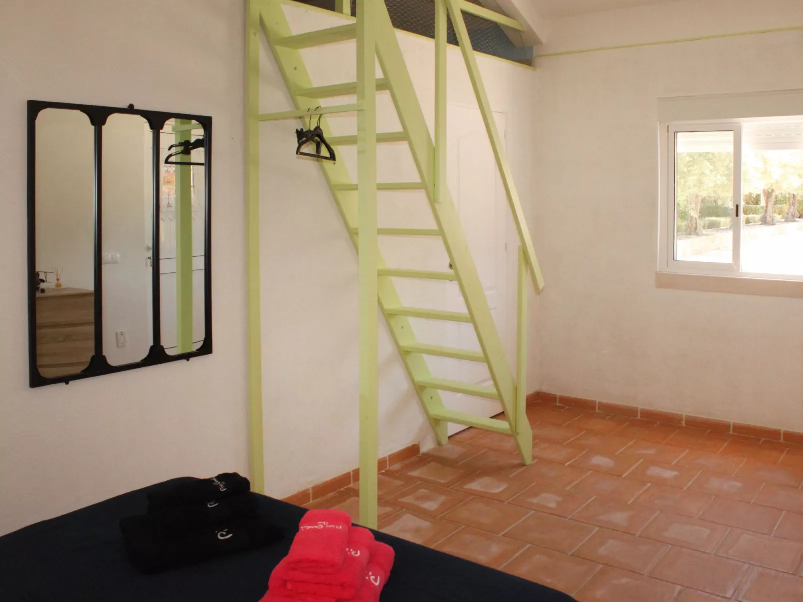 Quinta Dahlia-Inside