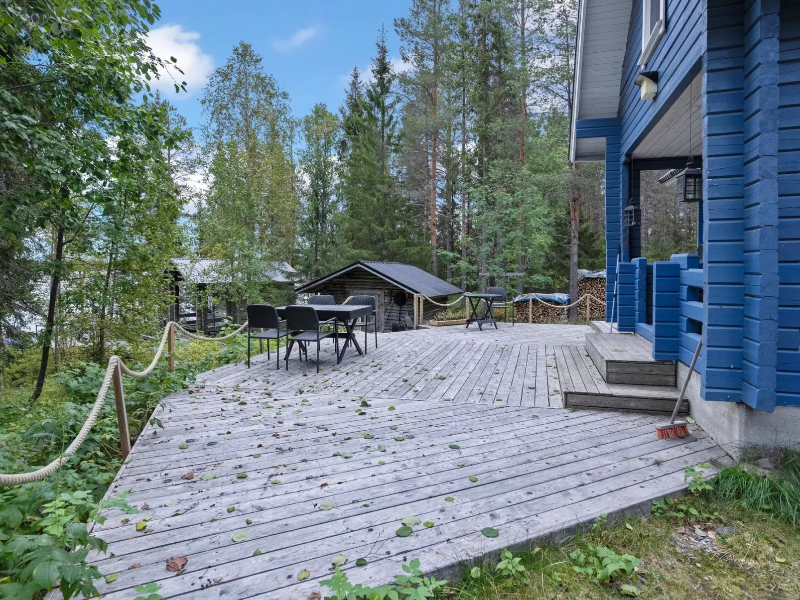 Kivelä-Outside