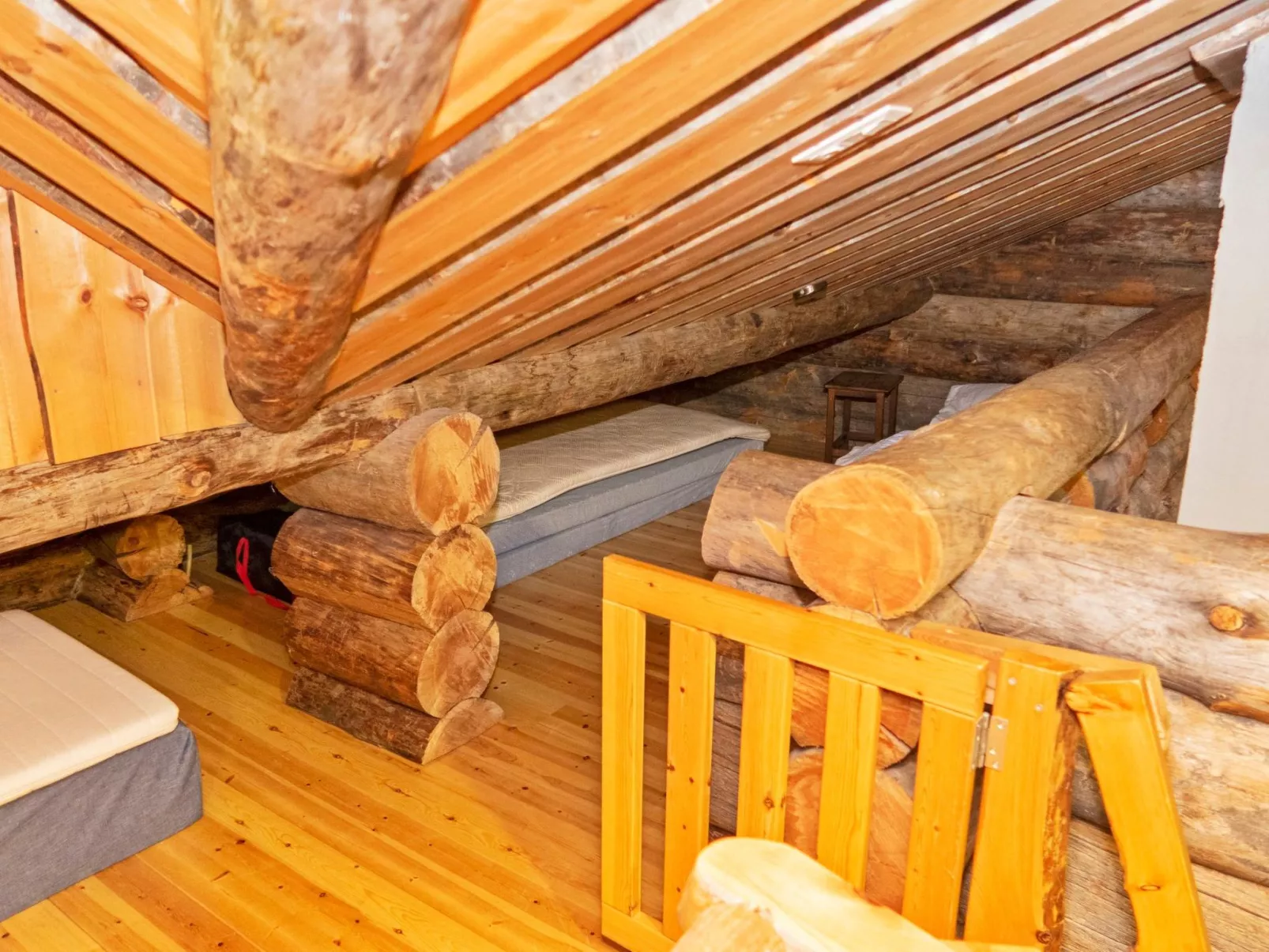Rukaveska 4a-Inside