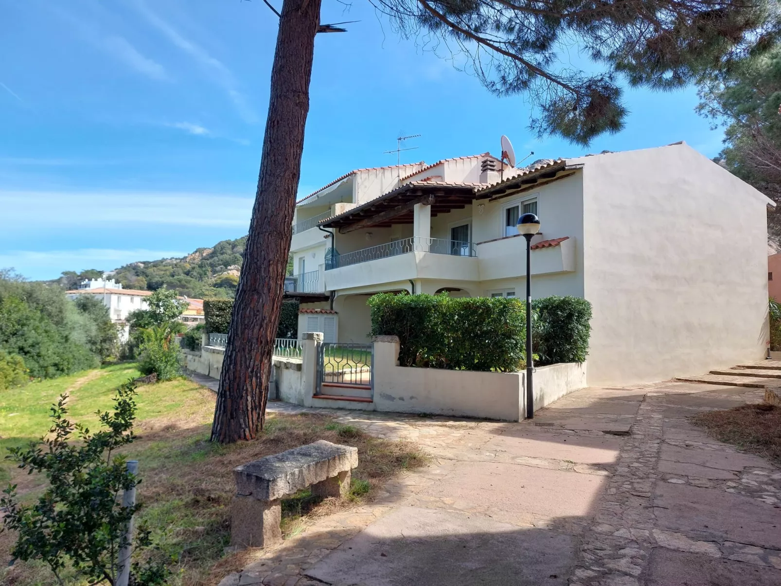 Caprera-Outside