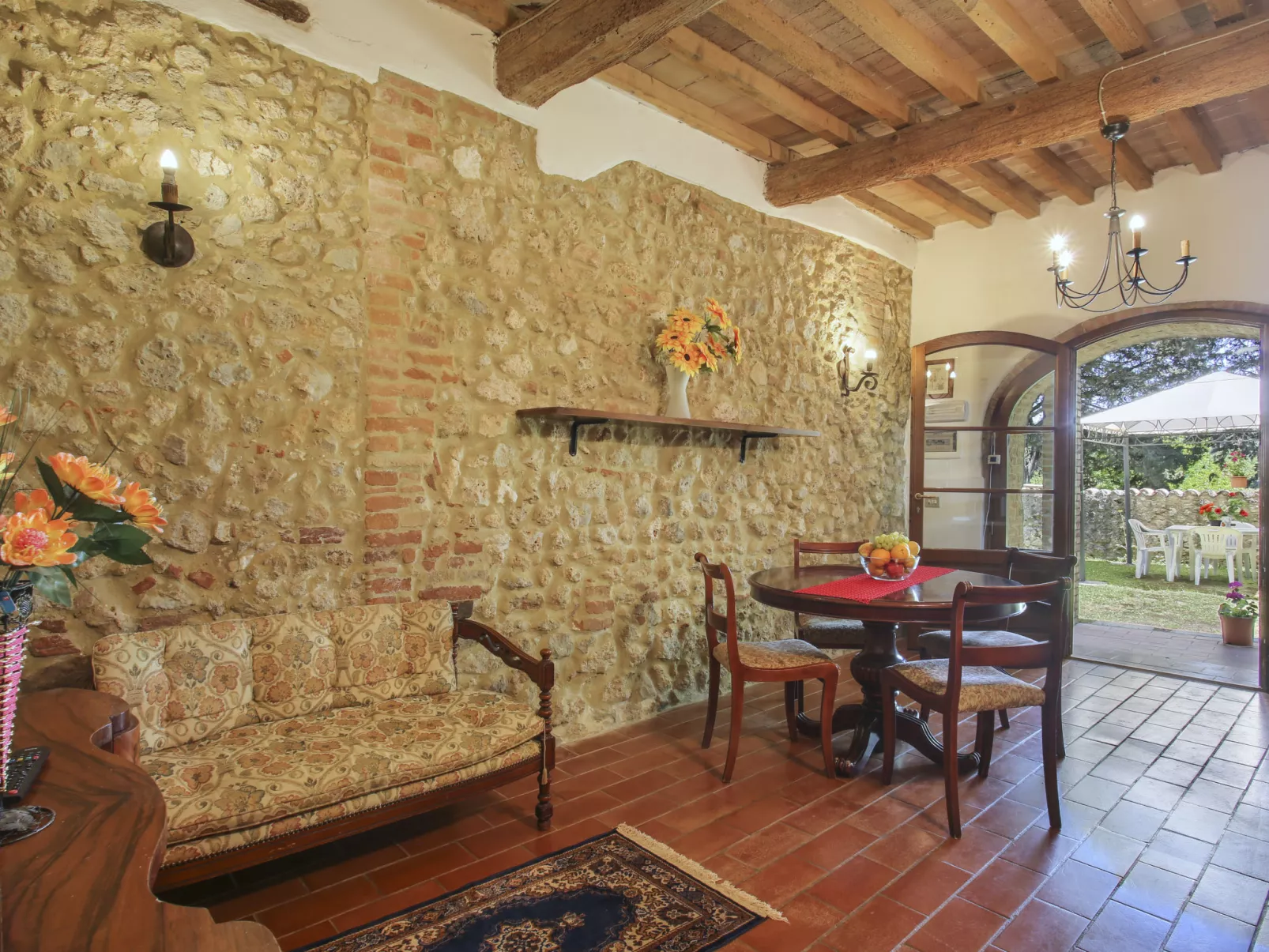 Fattoria Petraglia - Loggiato-Inside