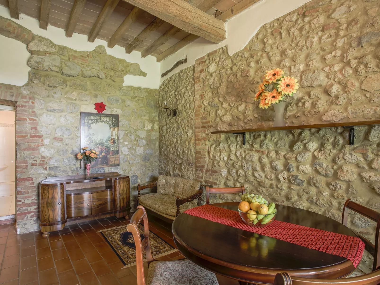 Fattoria Petraglia - Loggiato-Inside