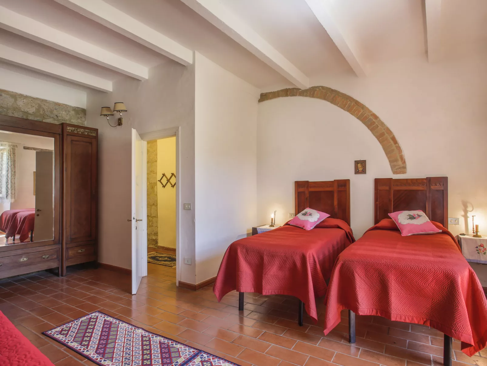 Fattoria Petraglia - Loggiato-Inside