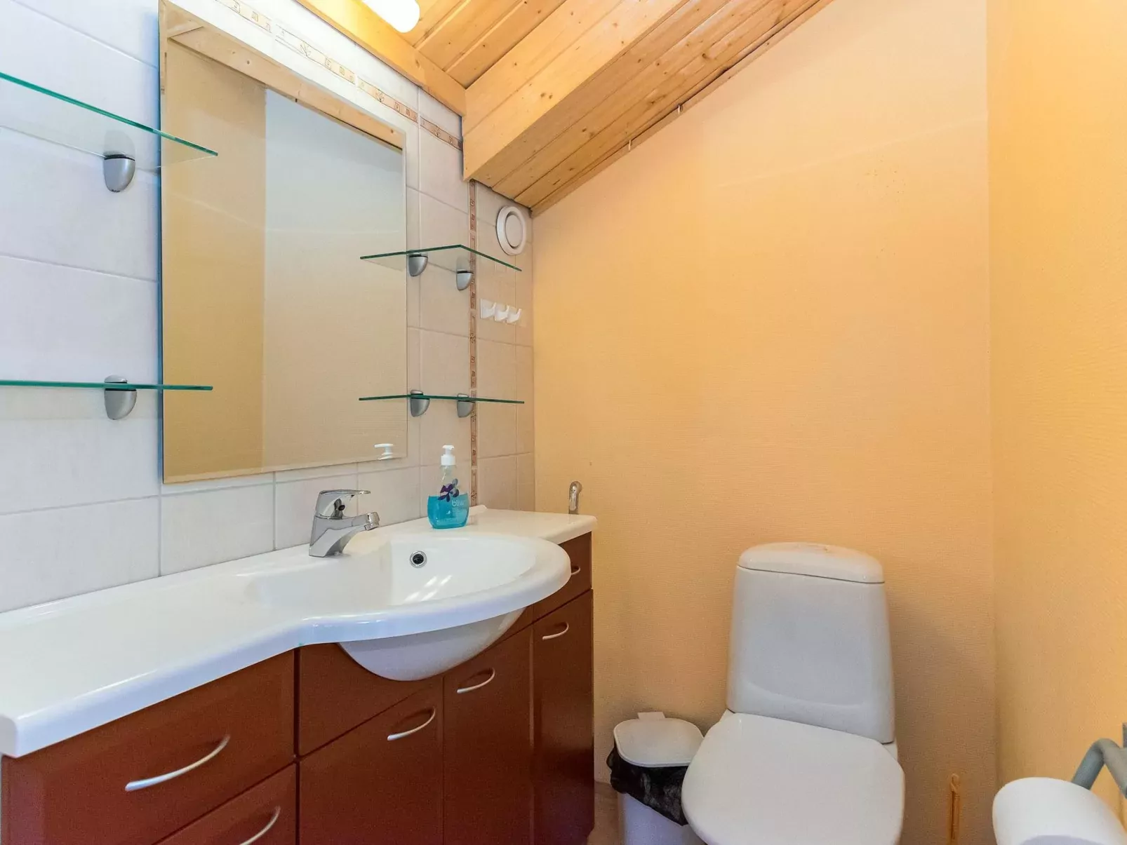Vesan villa-Inside