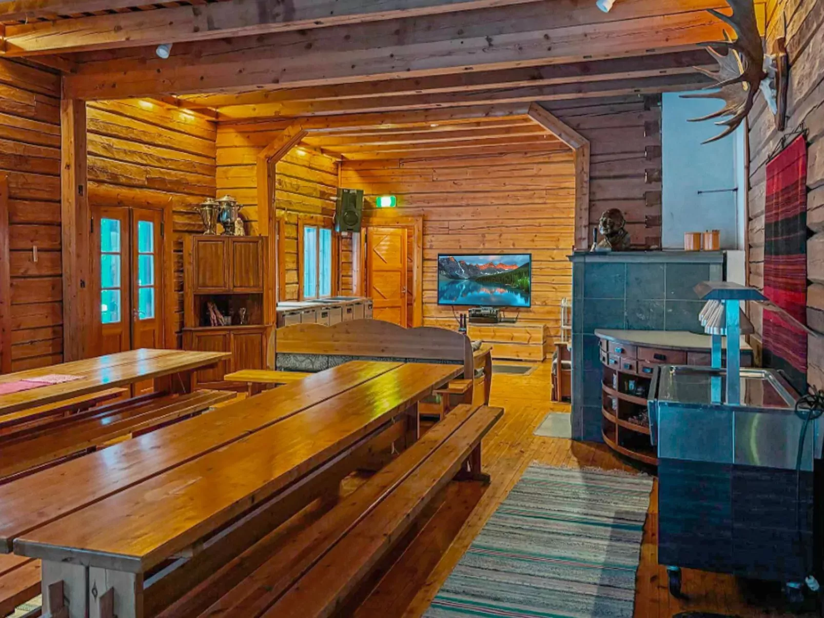 Domnan pirtti-Drinnen