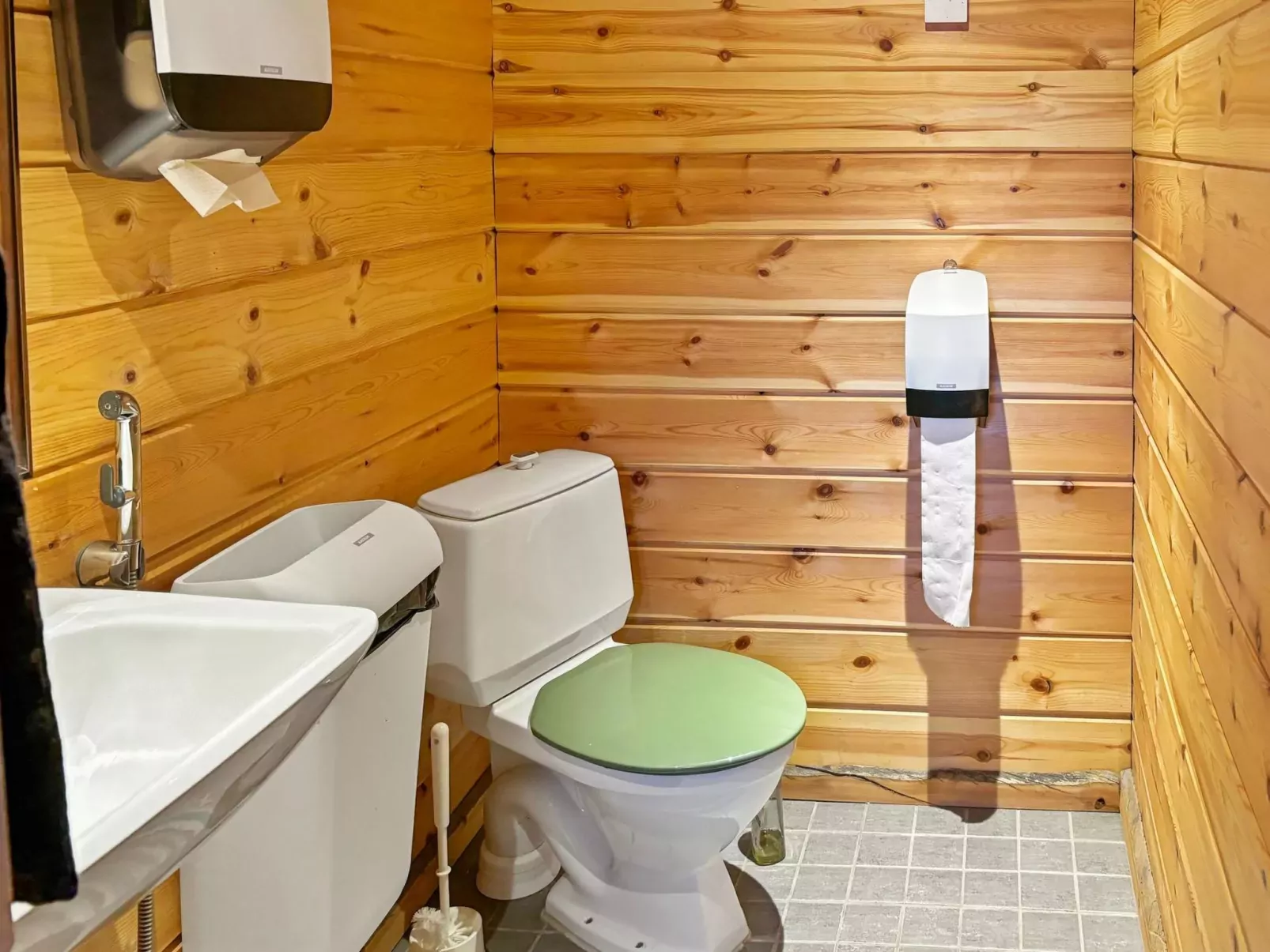 Domnan pirtti-Drinnen