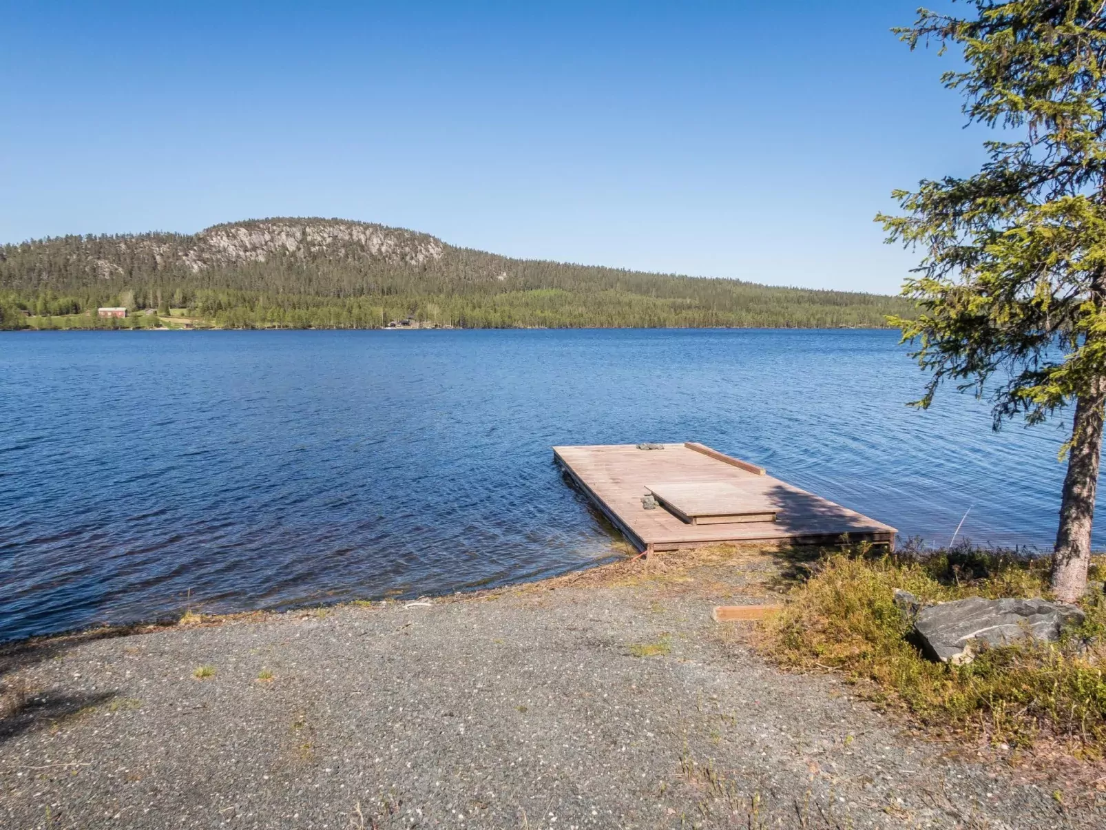 Holy lake chalet b-Outside