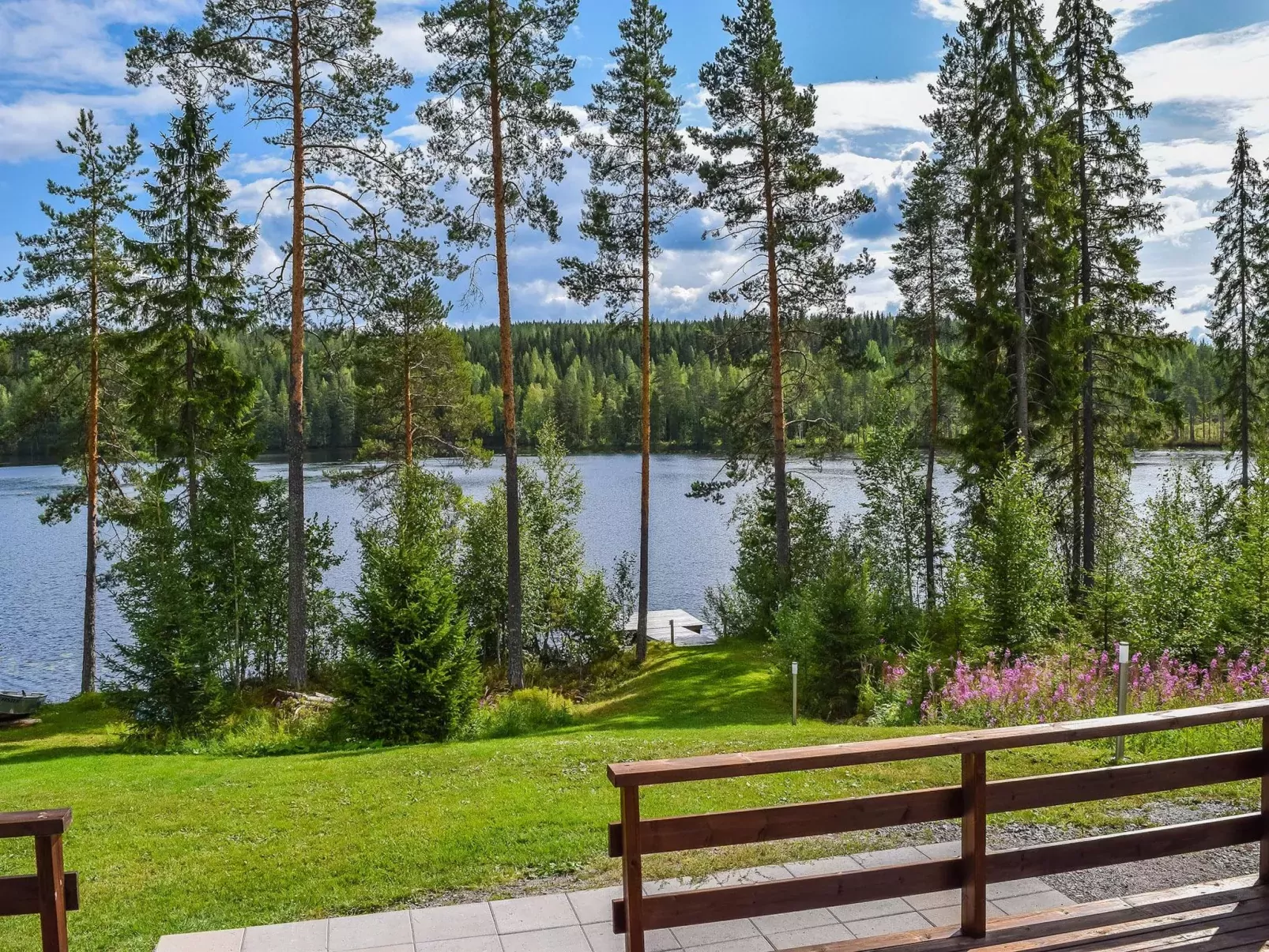 Lekojärven herra-Outside