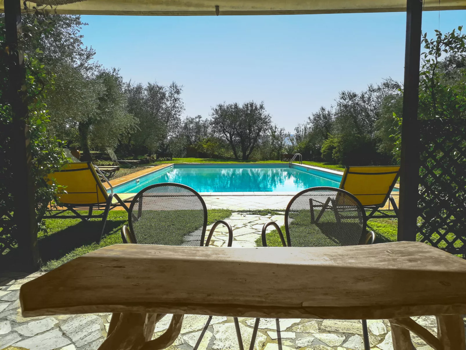 Il Nespolo-Outside