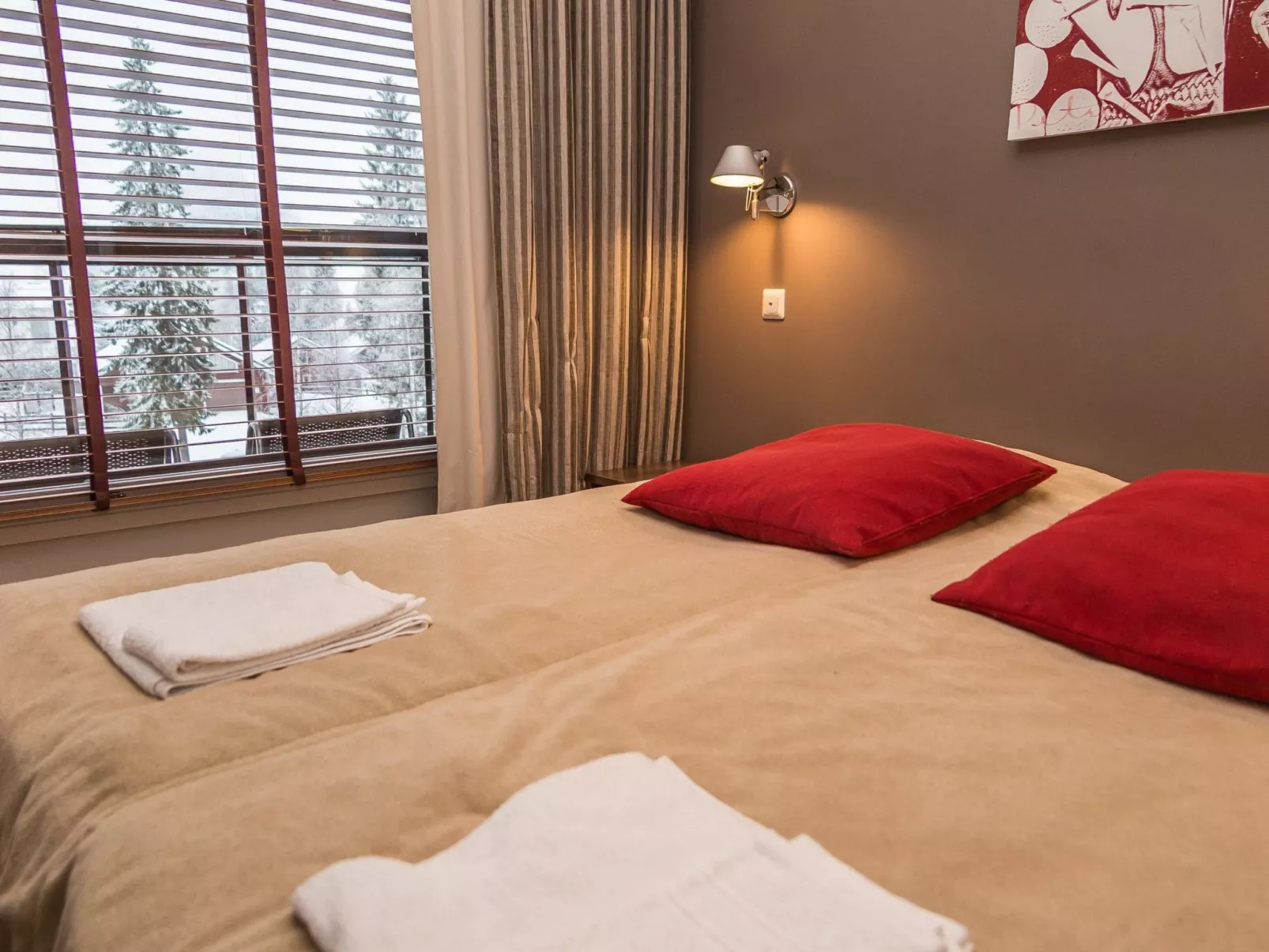 Tahko spa junior suite orange a6-Inside