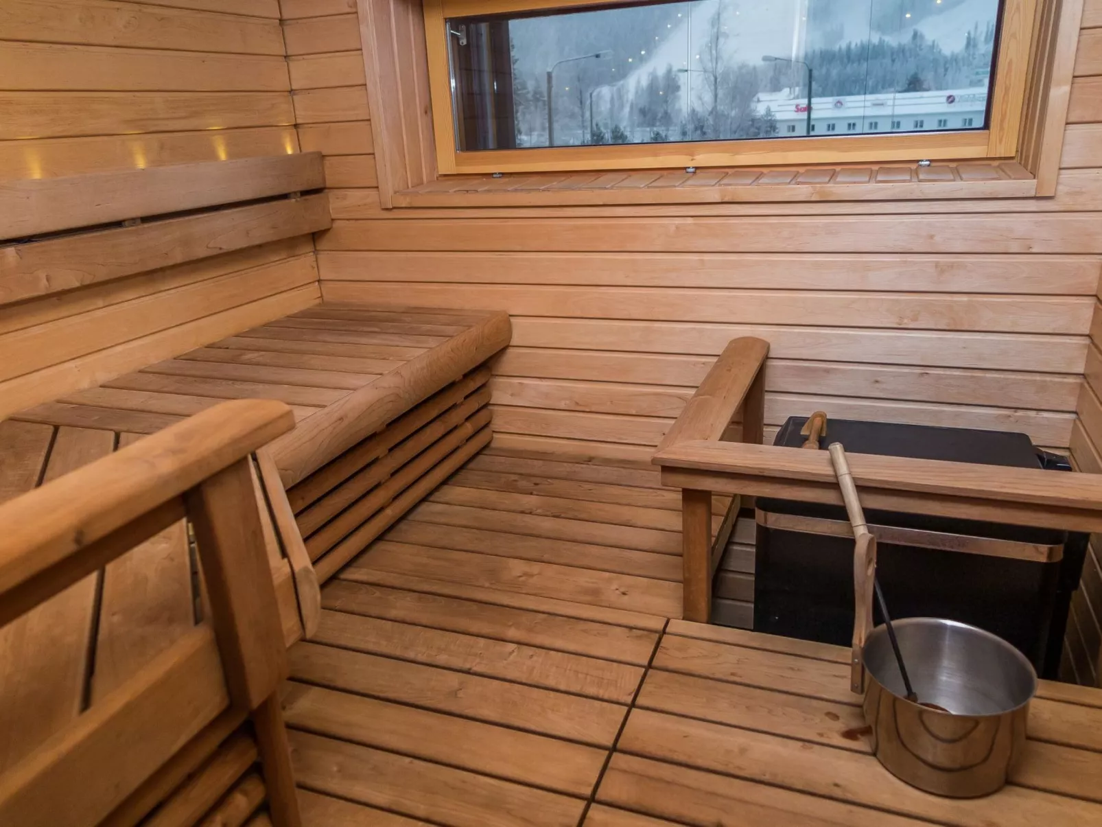 Tahko spa junior suite orange a6-Inside