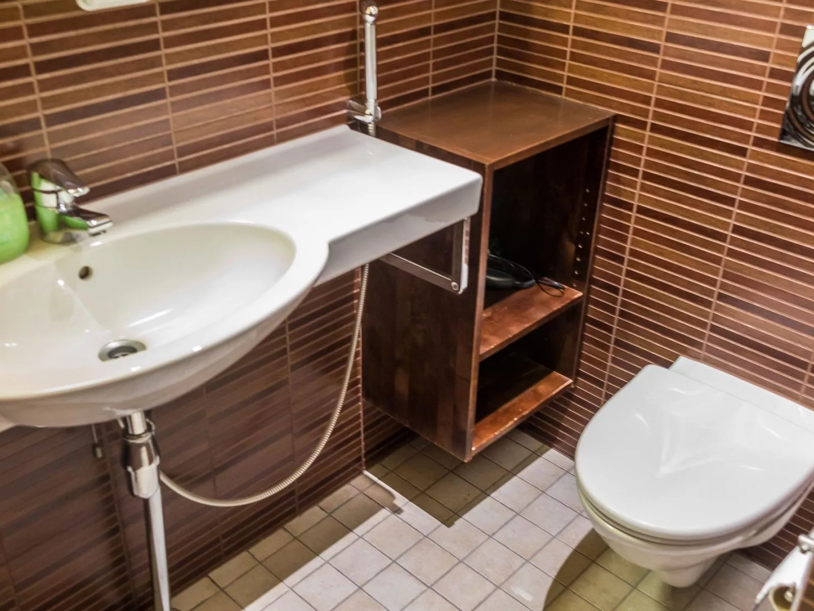 Tahko spa junior suite orange a6-Inside