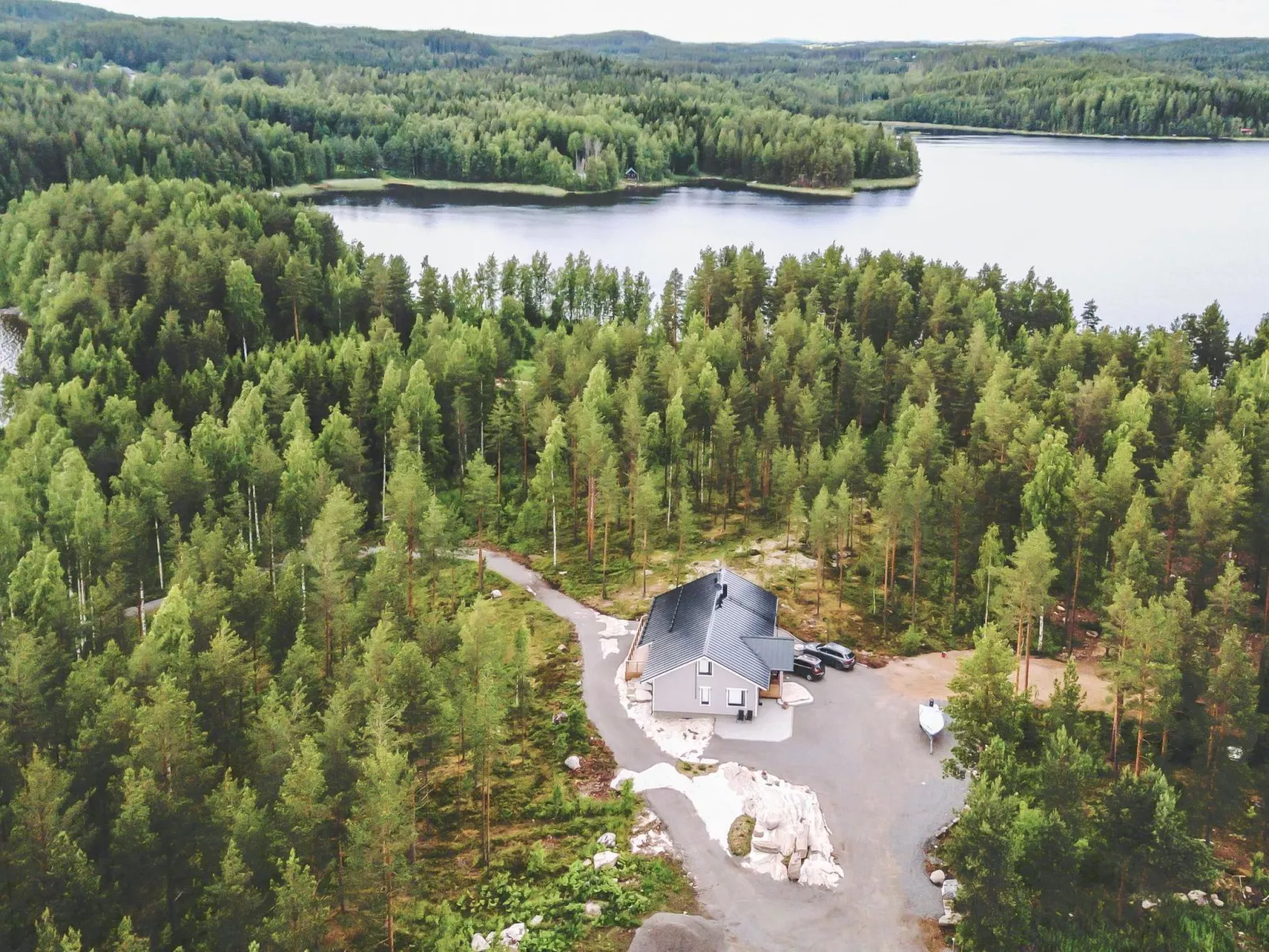 Hämyrinne-Outside