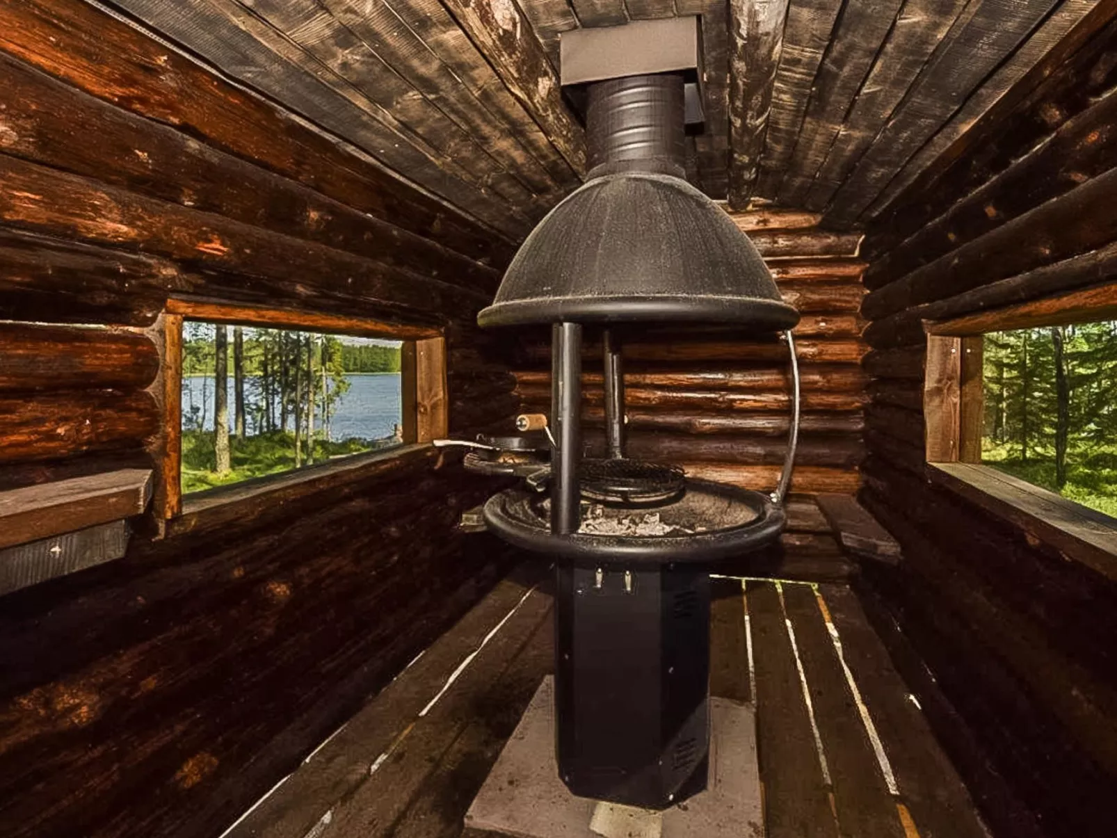 Lepovalkeinen-Inside