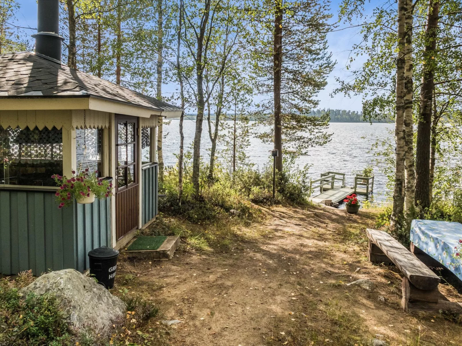 Huotarin mökki-Outside