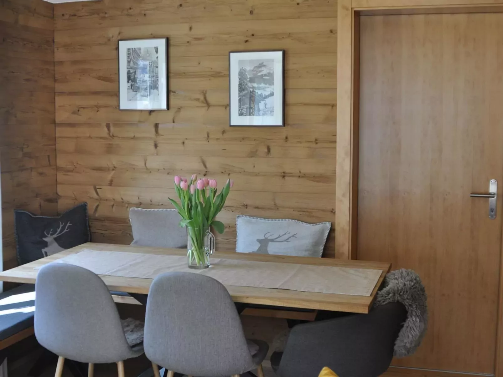 Chalet Fluegärtli-Drinnen
