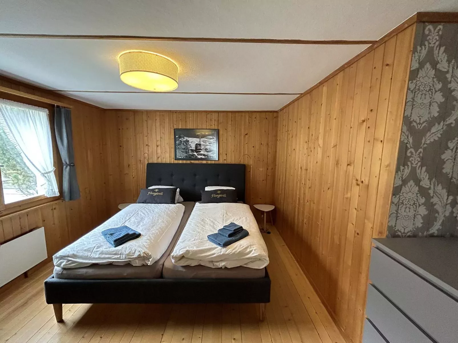 Chalet Fluegärtli-Drinnen