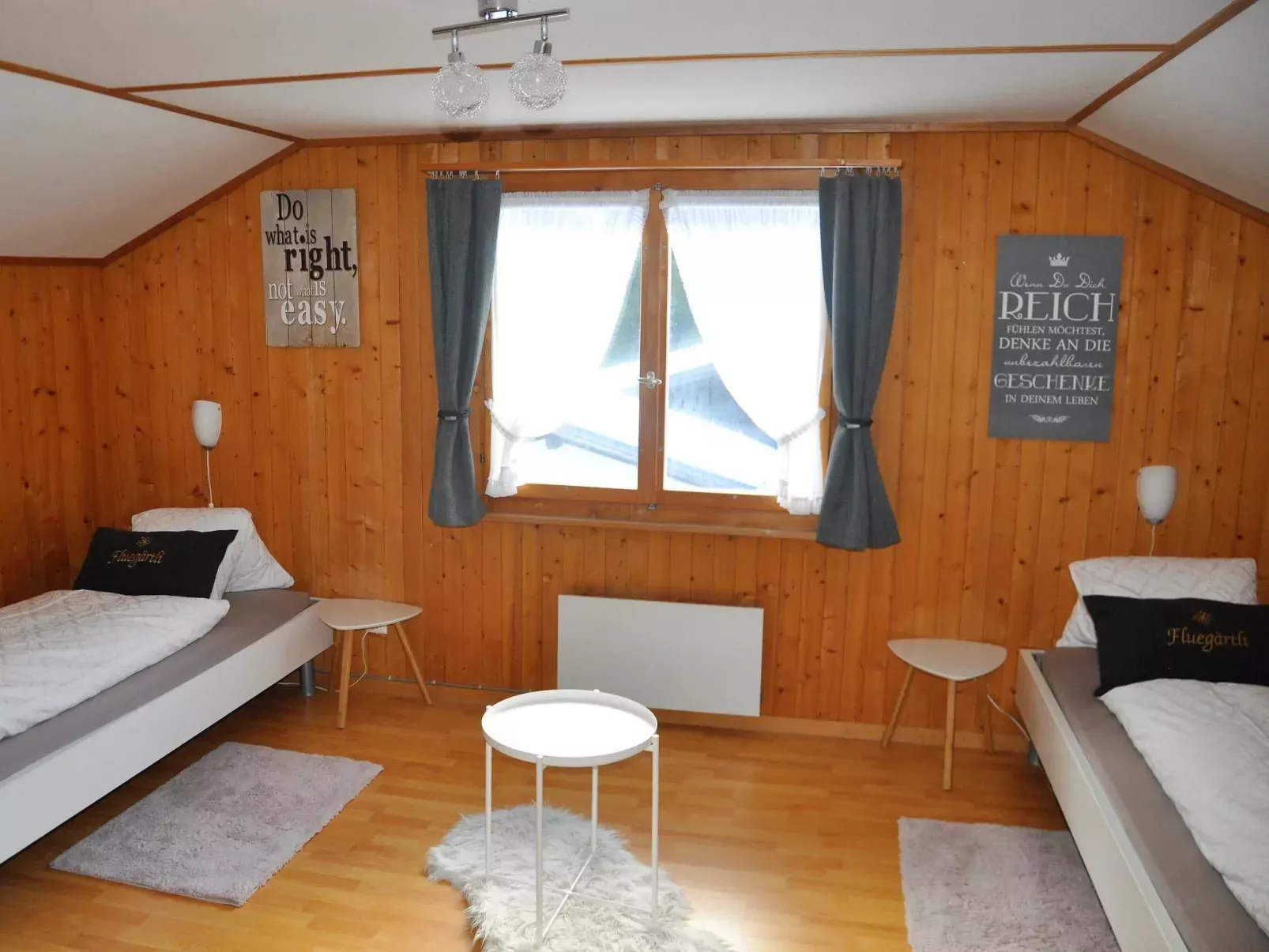 Chalet Fluegärtli-Drinnen