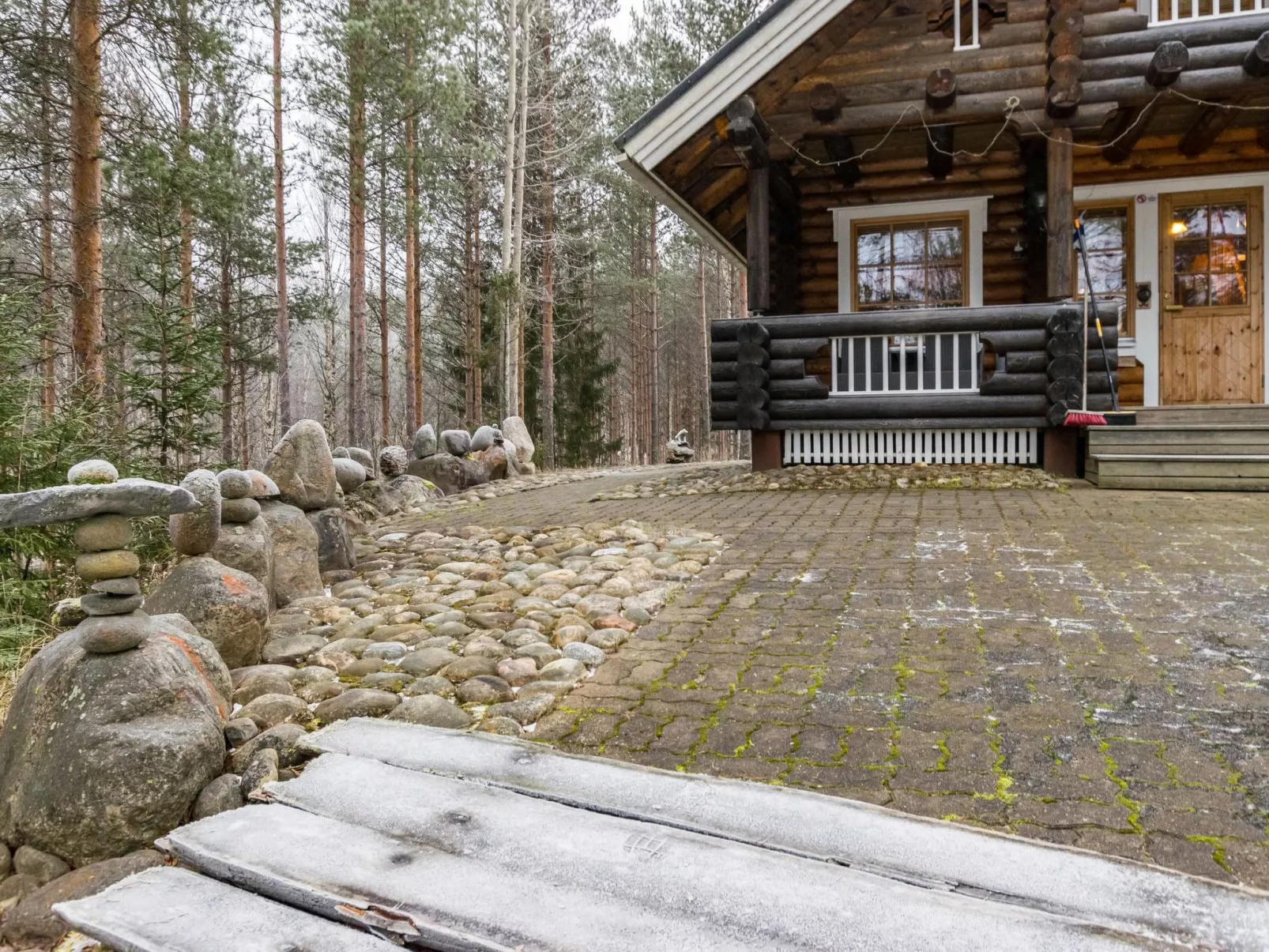 Väinämöinen-Outside