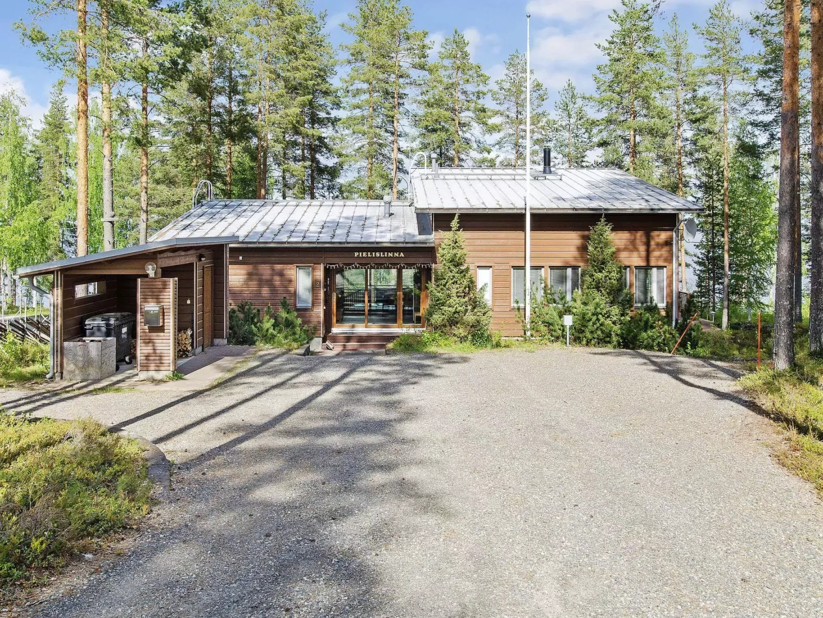 Pielislinna/loma-koli-Outside
