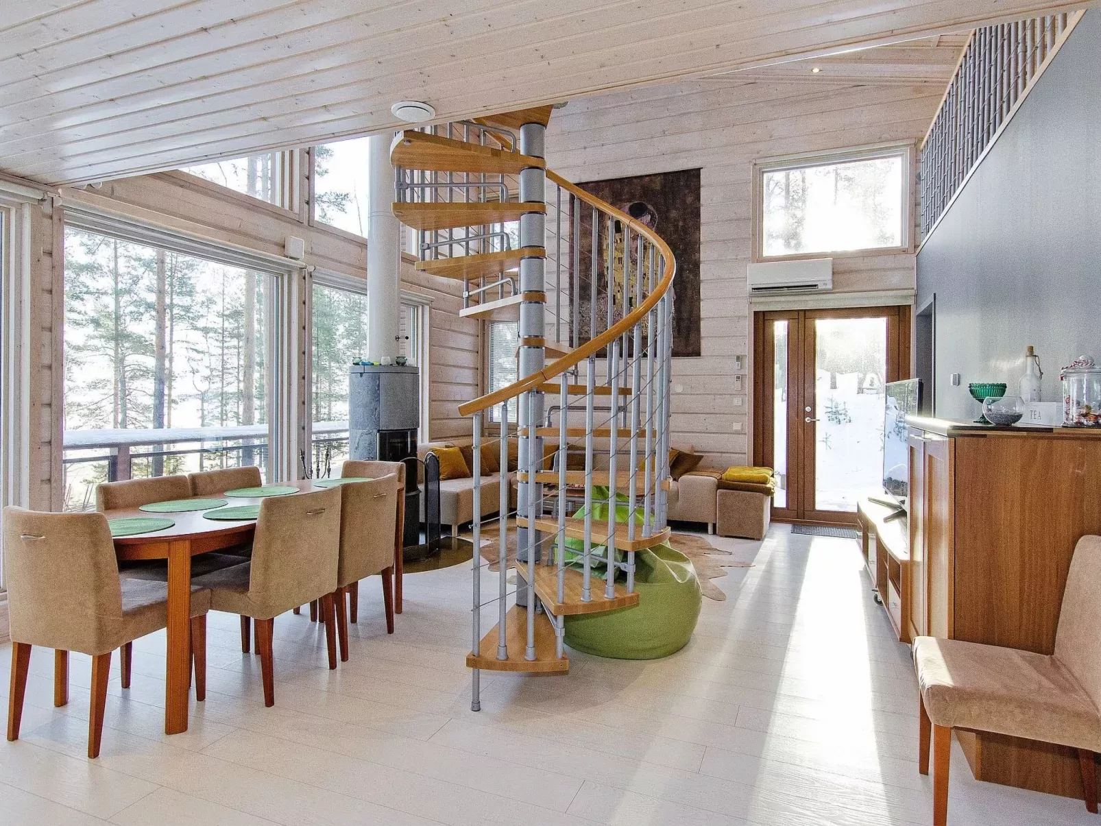 Pielislinna/loma-koli-Inside