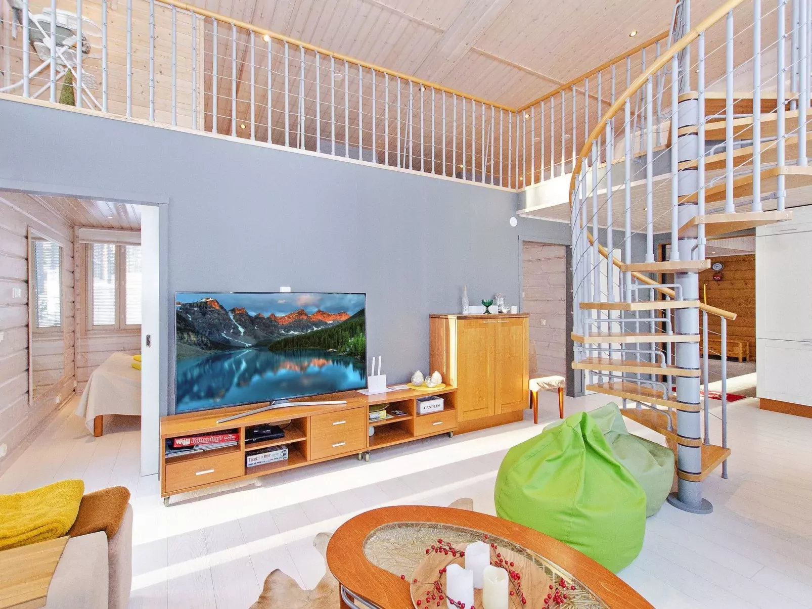 Pielislinna/loma-koli-Inside