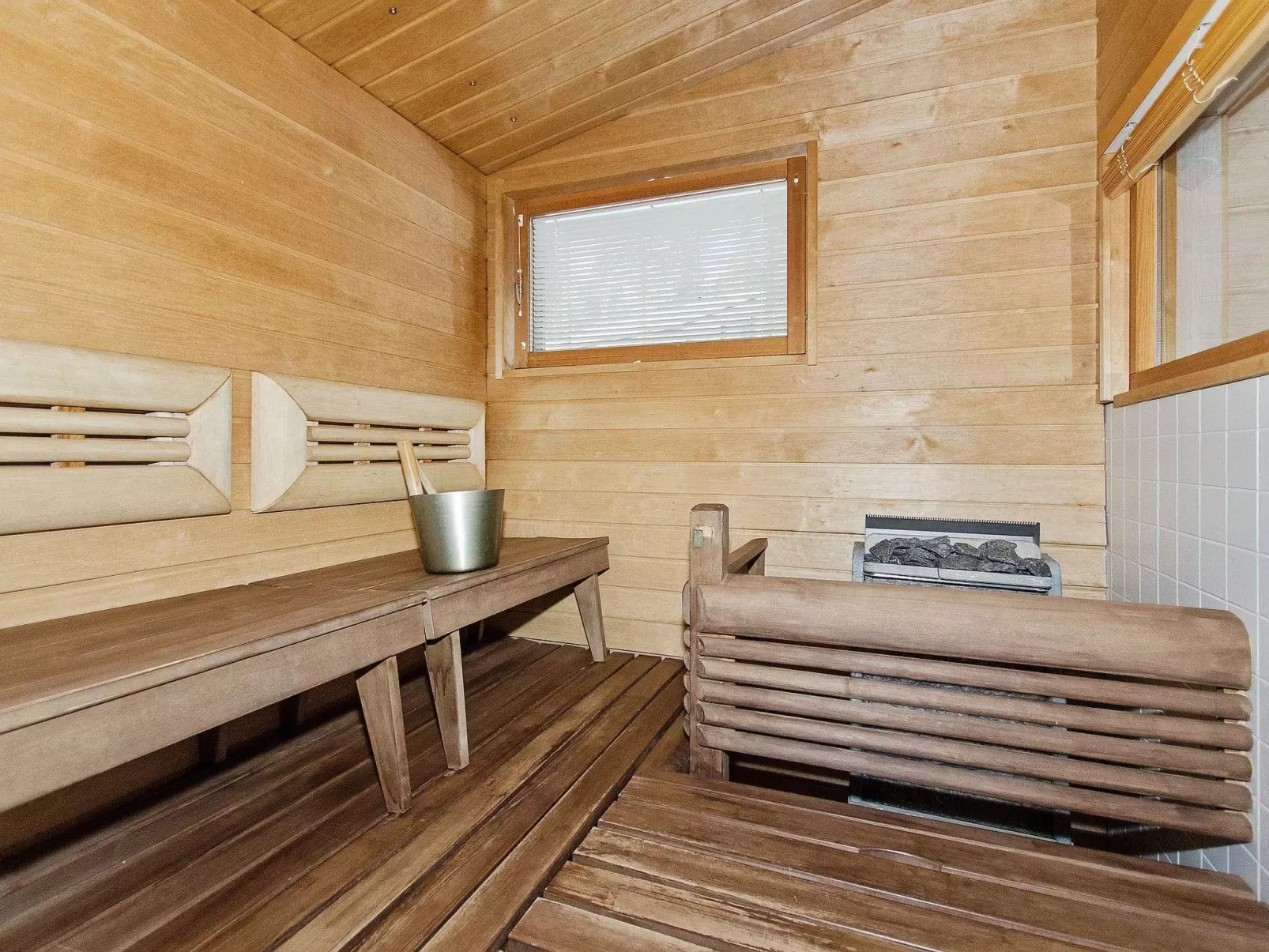 Pielislinna/loma-koli-Inside