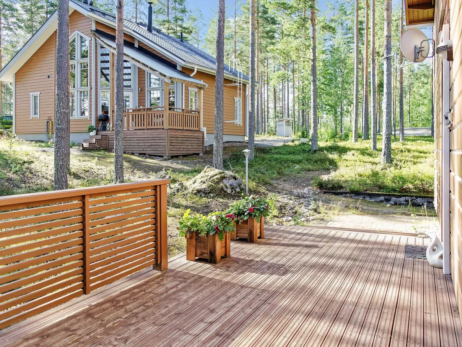 Pielislinna/loma-koli-Outside