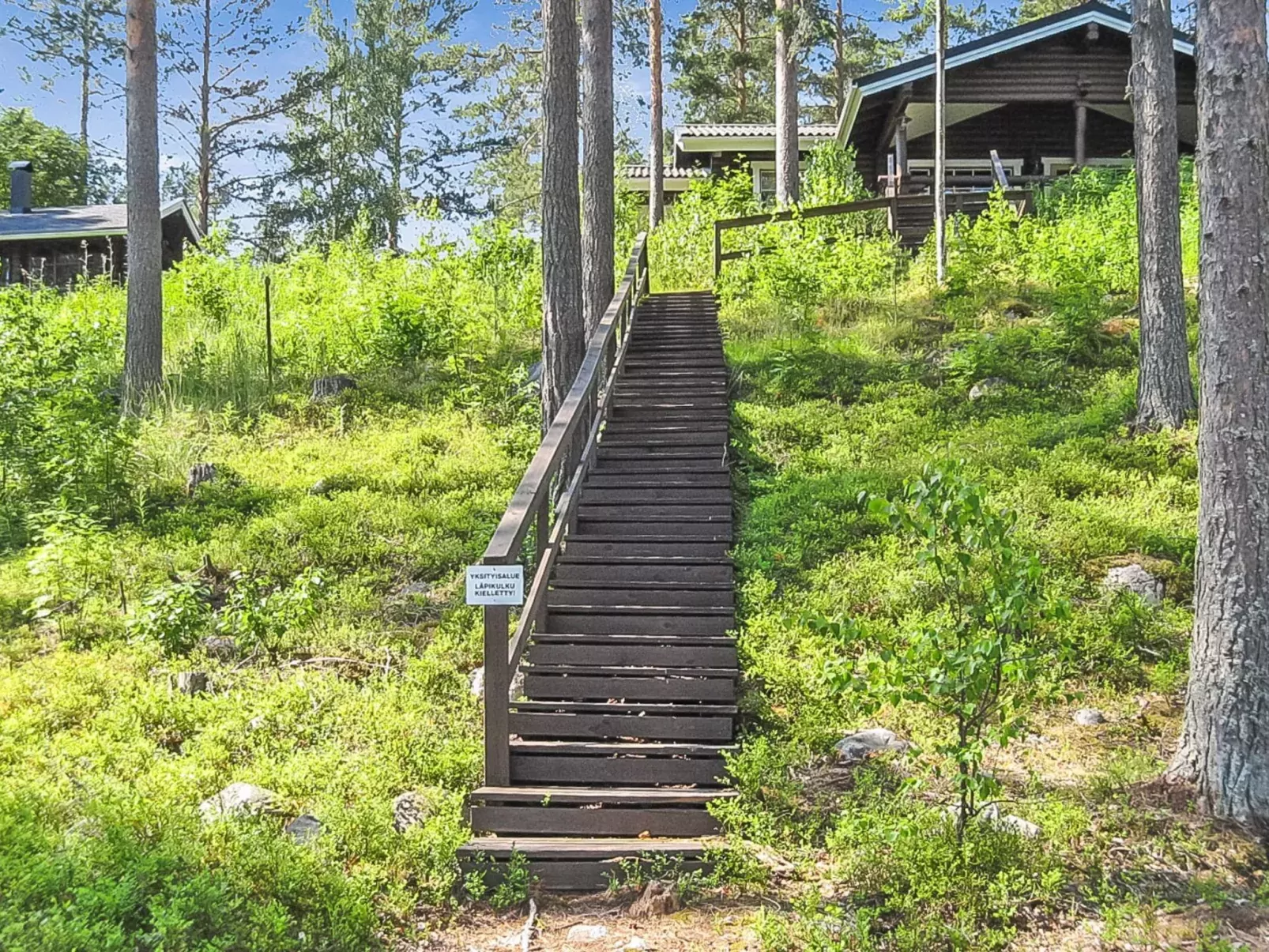 Villa käränkä-Outside