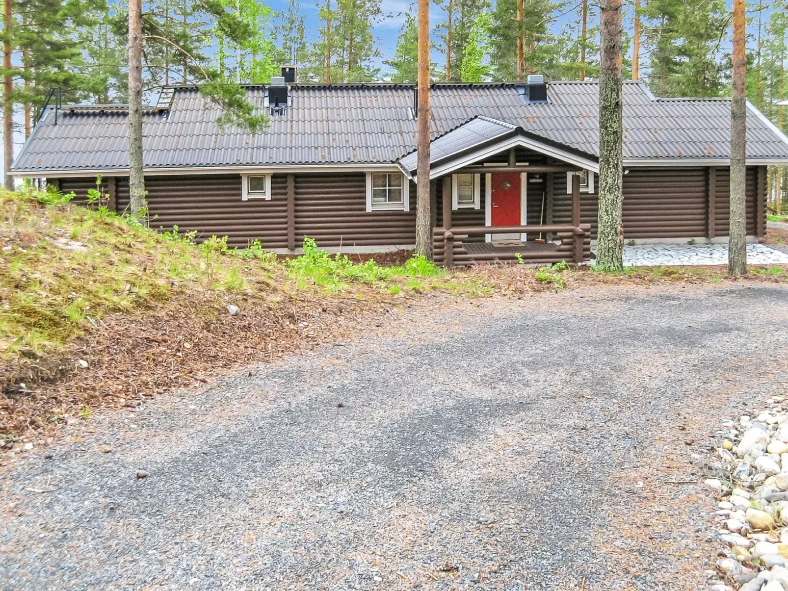 Villa käränkä-Outside