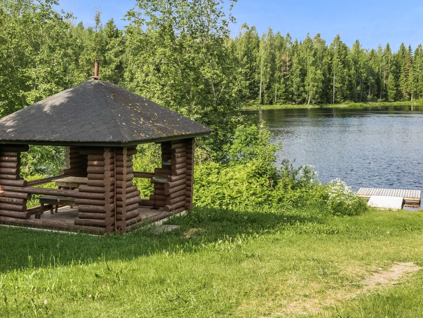 Palokärki-Outside