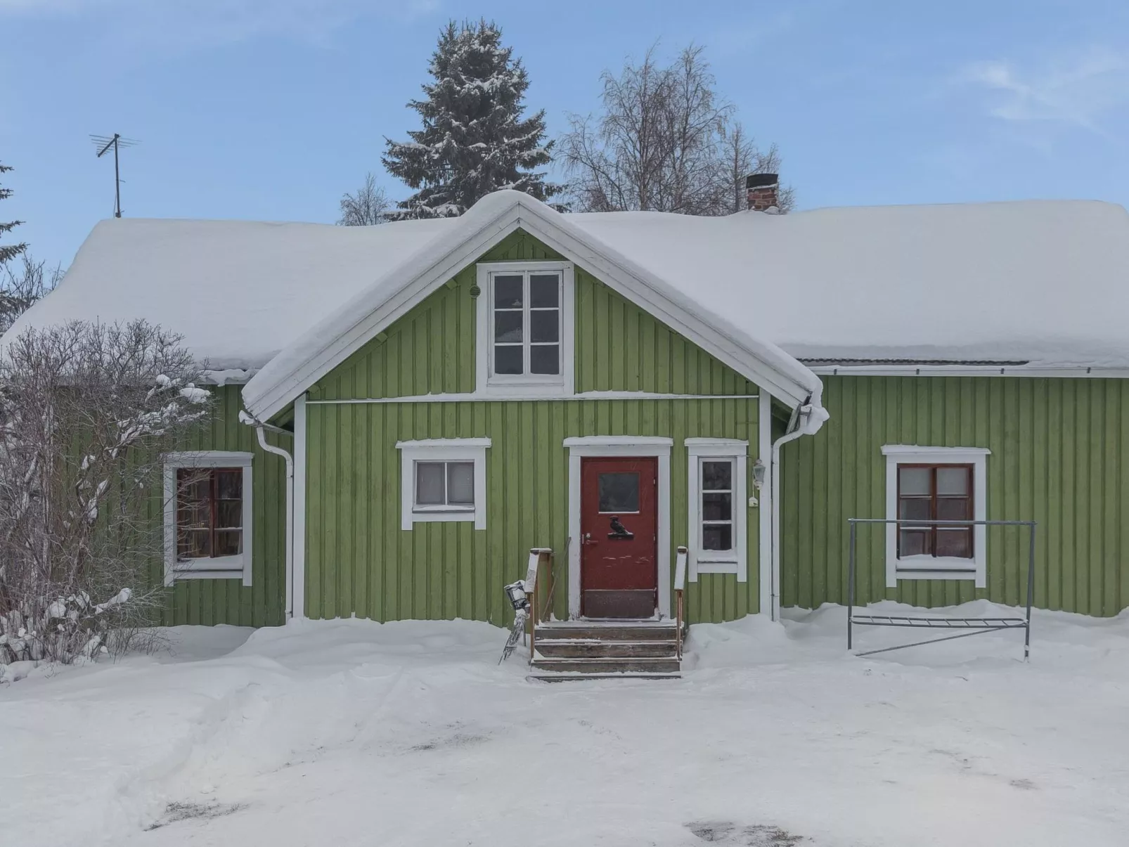 Palokärki-Outside