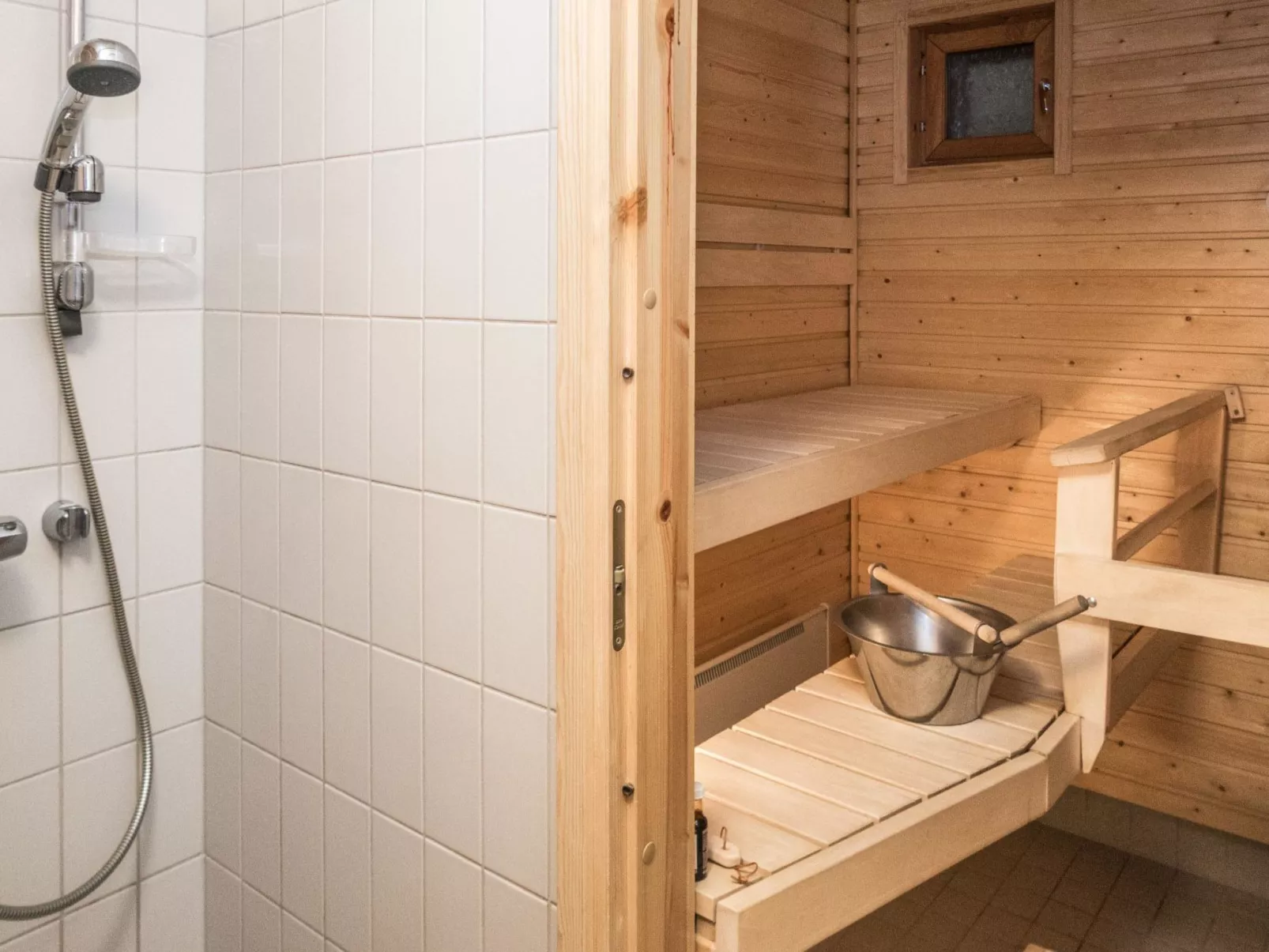 Karhunvartijan linna a3-Inside
