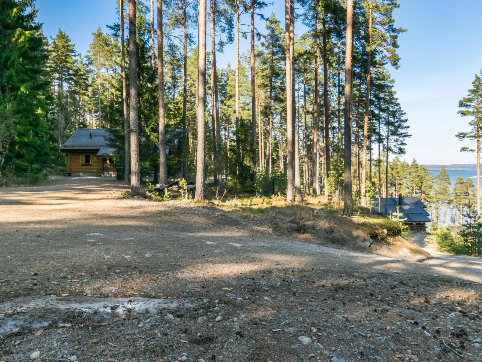 Roopenranta-Outside