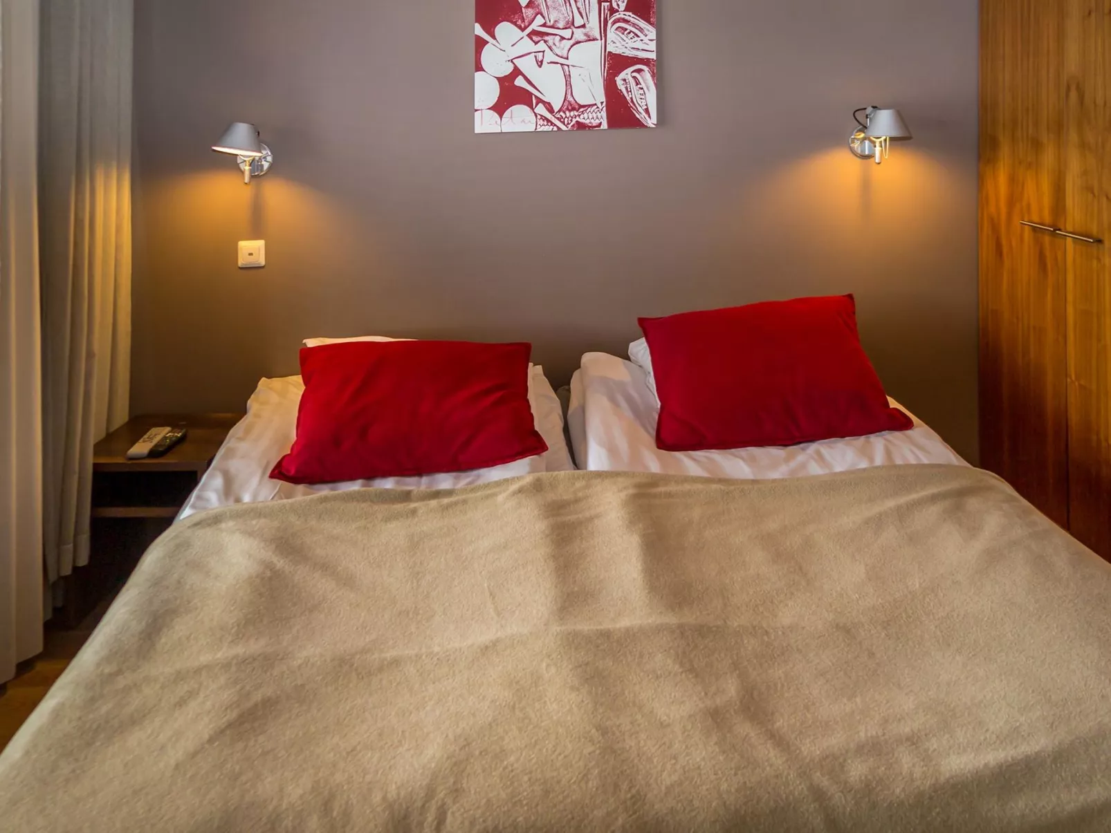 Tahko spa junior suite orange b2-Inside