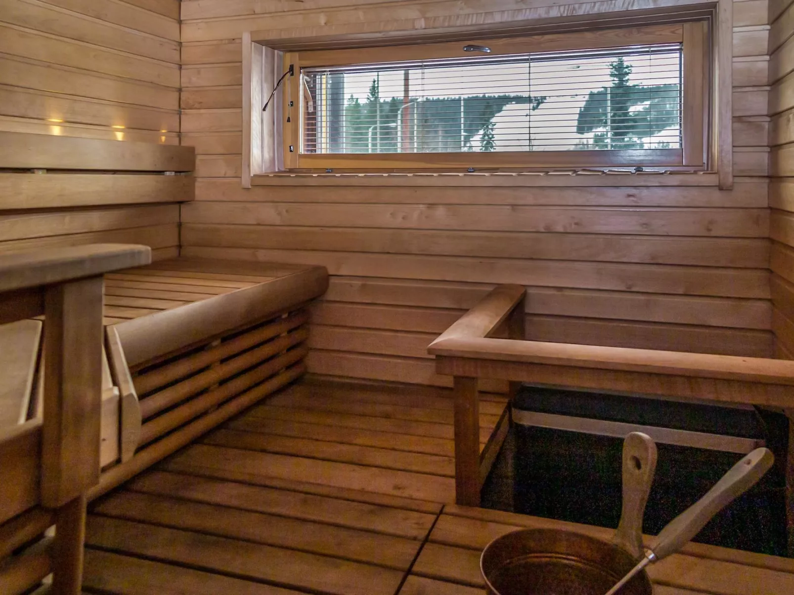 Tahko spa junior suite orange b2-Inside