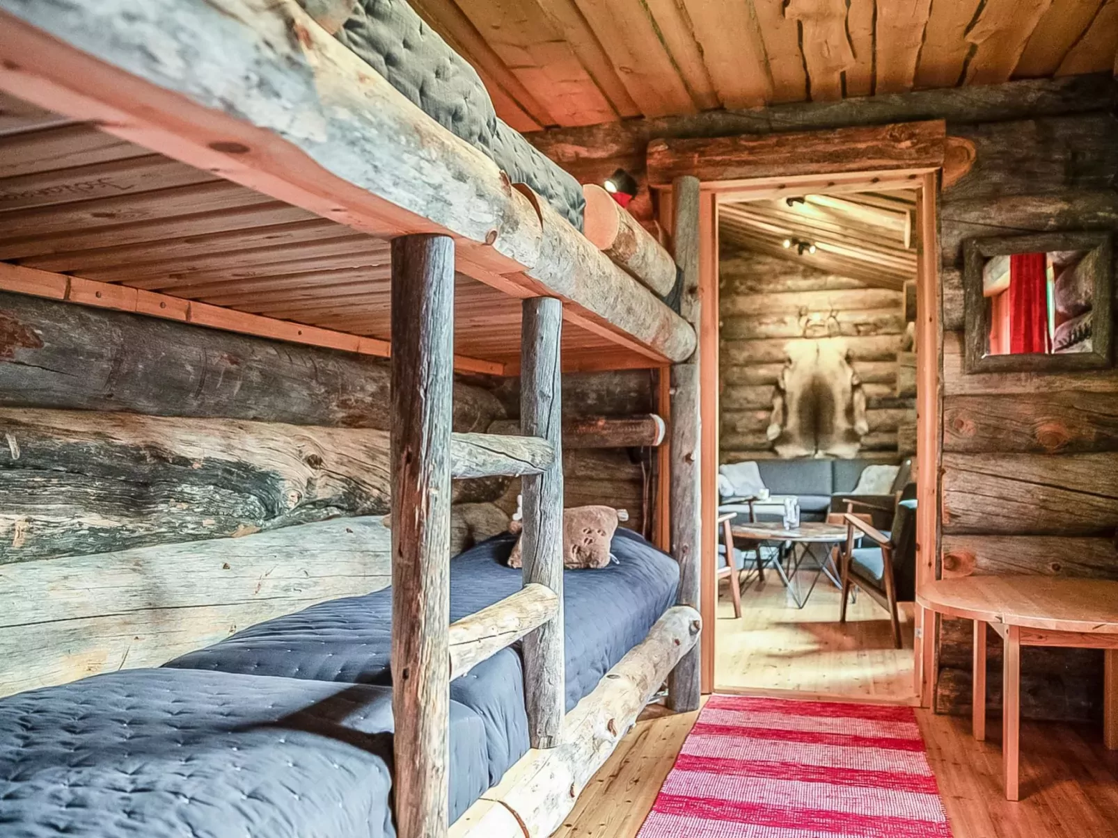 Ruska-ruka 9.1-Inside