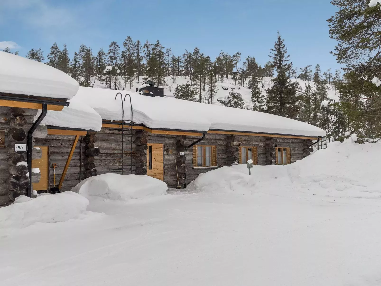Ruska-ruka 9.1-Outside