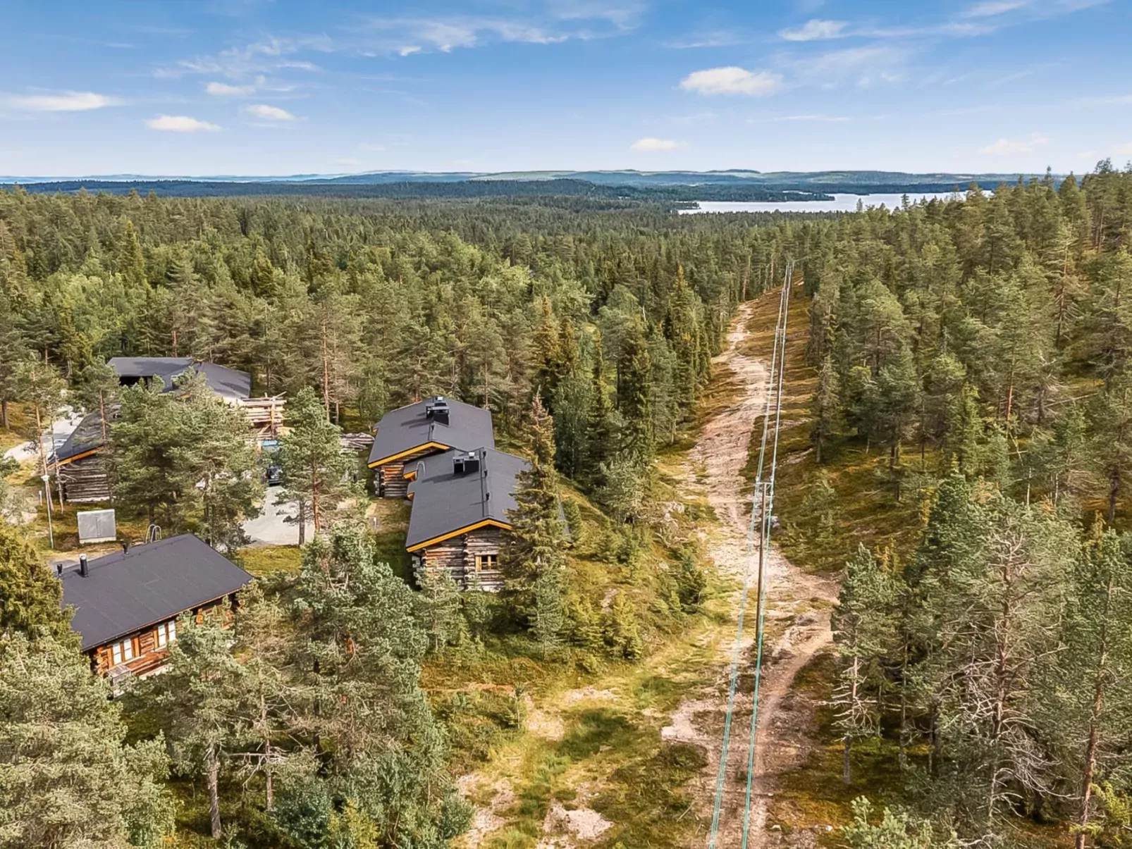 Ruska-ruka 9.1-Outside