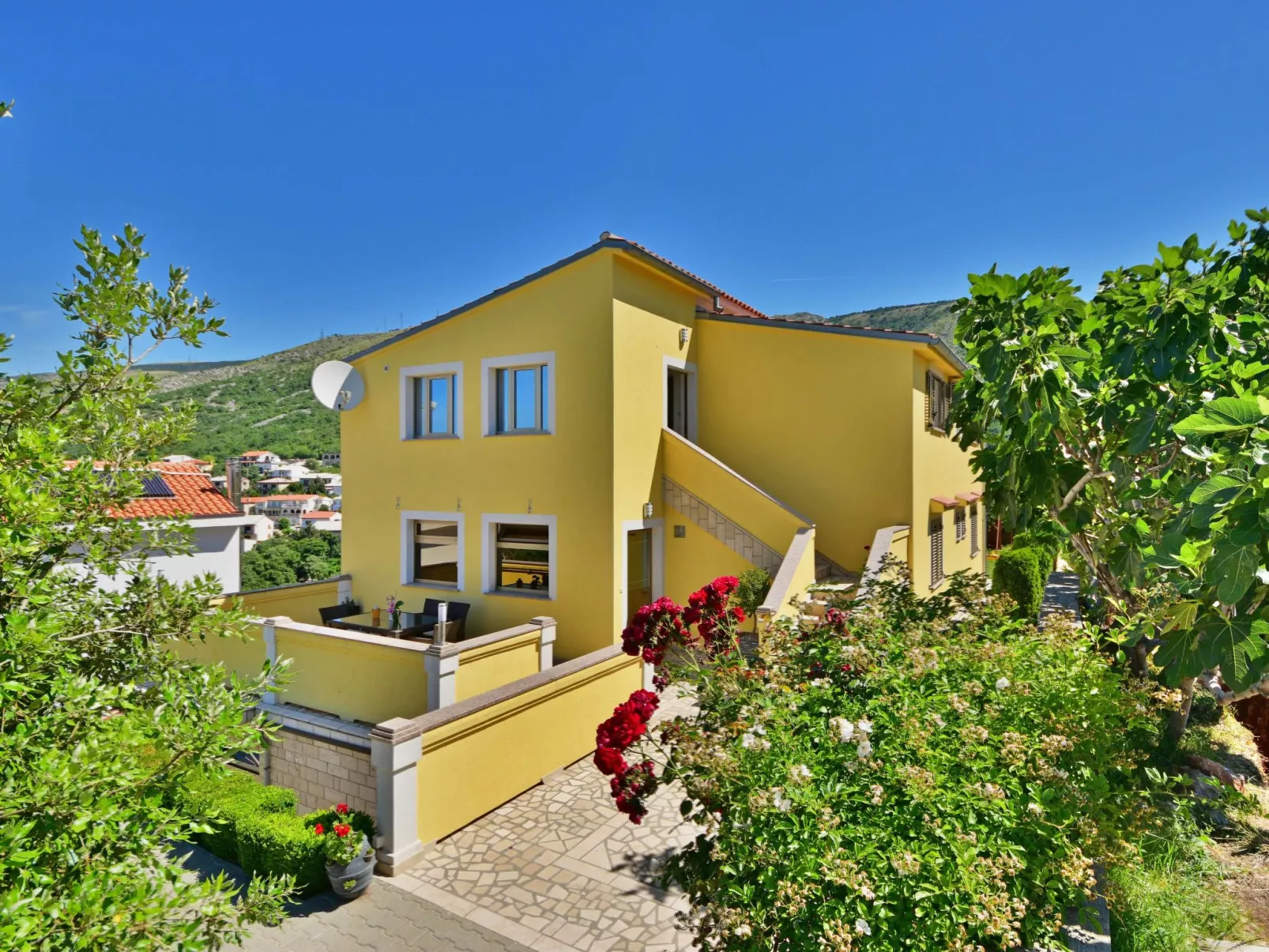 Miškulin-Outside