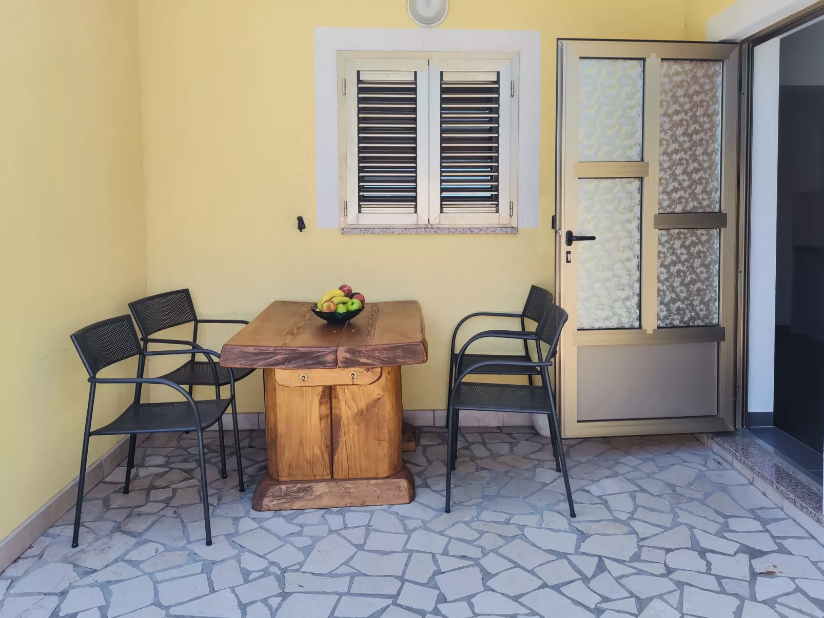 Miškulin-Outside