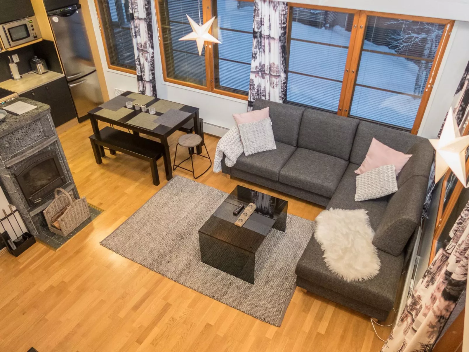 Karhunvartijan linna c24-Drinnen